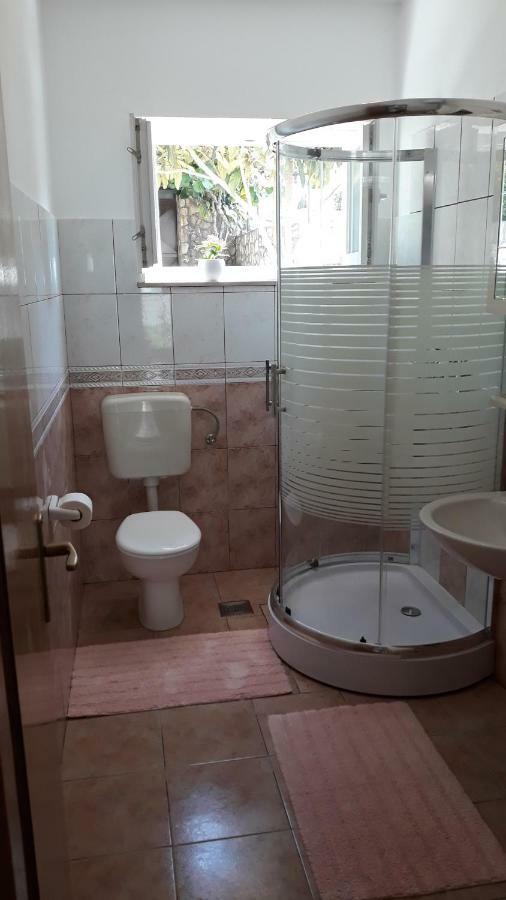 Ivo Apartment *